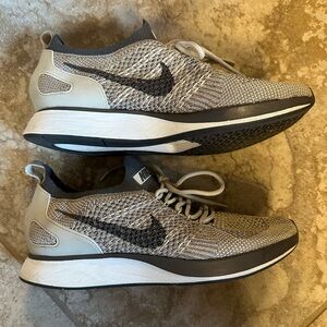 Women Nike Sneakers - Grey/metallic